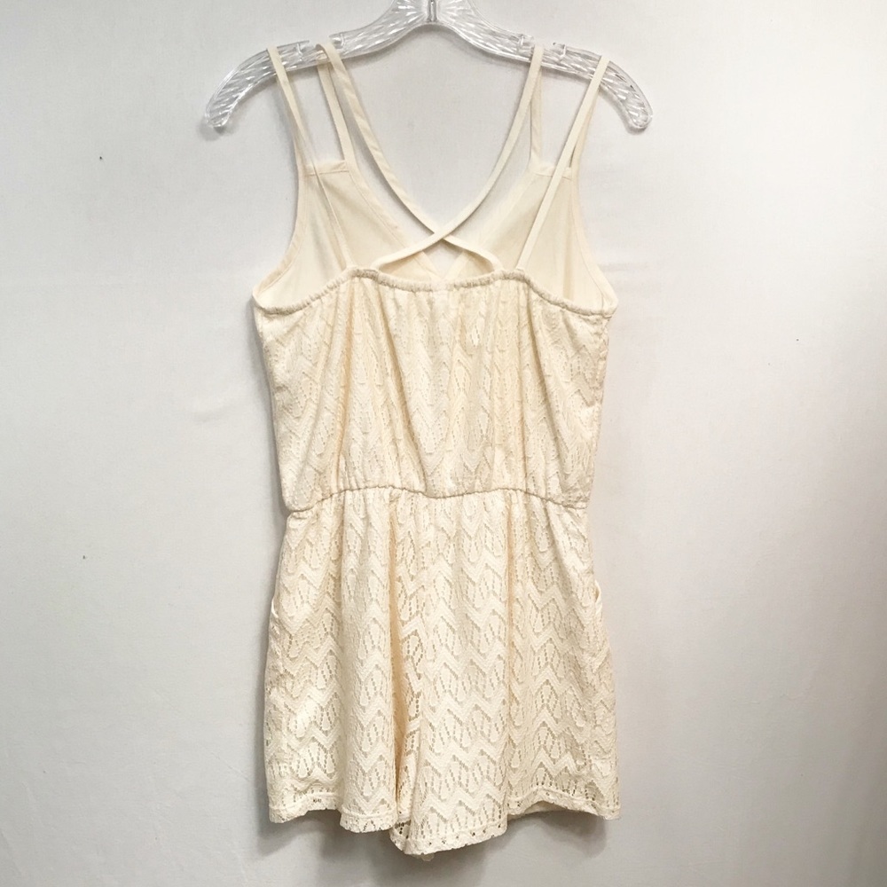 Xhilaration Chevron Lace Pocket Romper Size Small Boho Coquette Romantic Casual - Picture 2 of 6